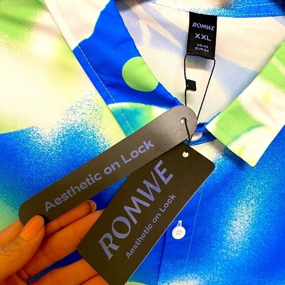 Romwe Men’s Aesthetic on Lock Button-Down Shirt - Picture 4 of 5